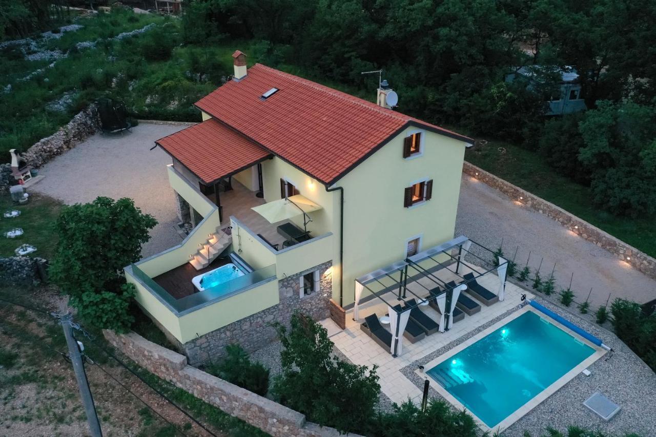 Holiday Home Tos Рисика Екстер'єр фото